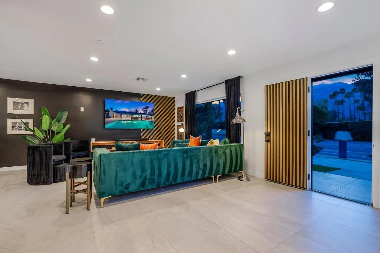 The Ritz - Luxury Home With Pool & Speakeasy Bar パーム・スプリングス 0*,